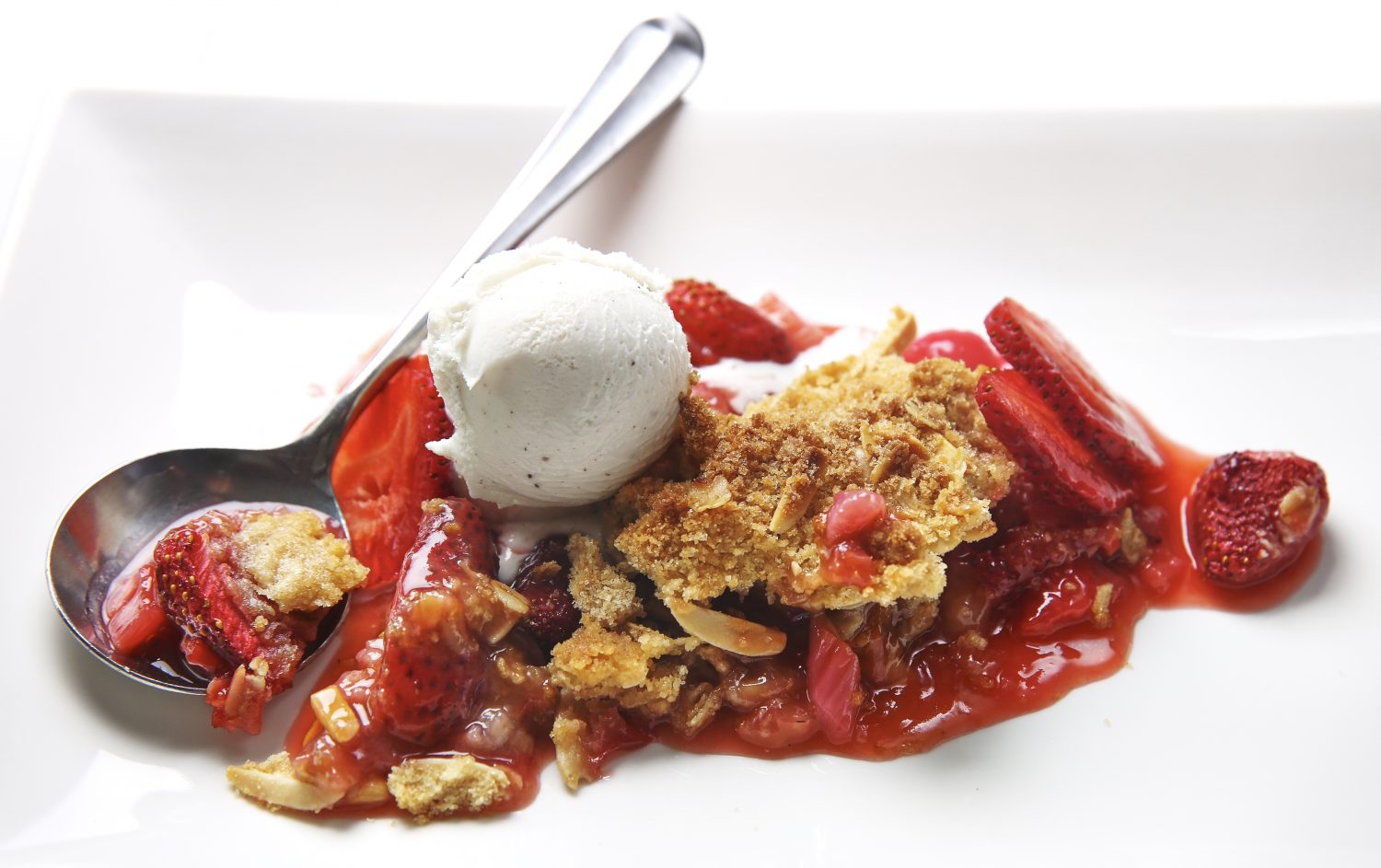 Strawberry-Rhubarb Crumble - Kentucky Living