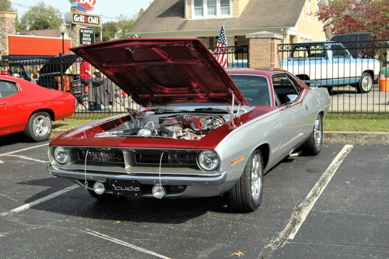 Somernites Cruise Car Show and Cruise Mopar Mania