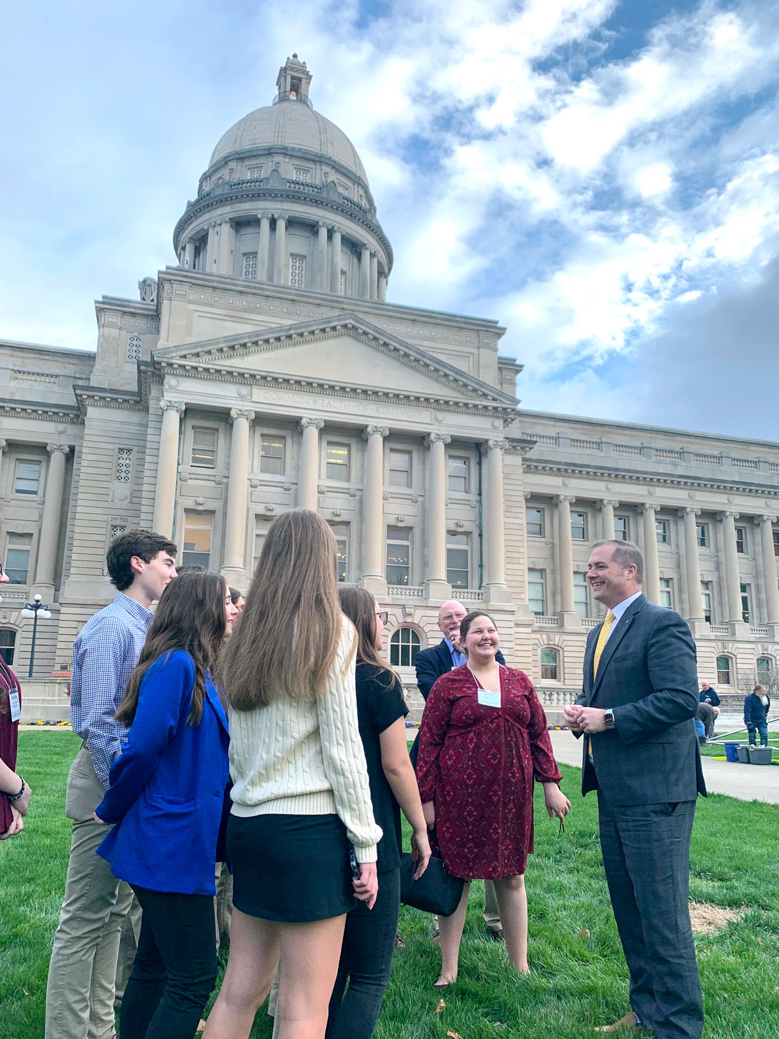 electric co-op students on the Frankfort Youth Tour